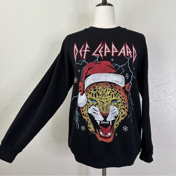 Def Leppard Women's Crewneck Christmas Holiday Graphic Sweatshirt, Sz Large - Picture 3 of 13